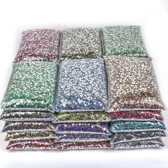 Wholesale Size Range 1mm 2mm 3mm 6mm 7mm 8mm 9mm 50000 Pieces Per Bag Resin Non-hot-fix Rhinestones Flat Back